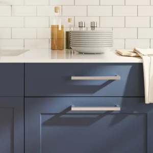 Hõbedased kapi käepidemed, roostevaba teras, ava vahe 192 mm, 20 tk