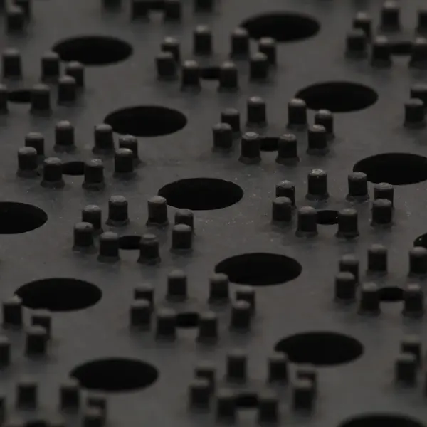 Libisemiskindel kummist uksematt drenaažiavadega, must, 60 x 80 cm – 4