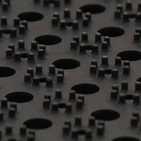 Libisemiskindel kummist uksematt drenaažiavadega, must, 40 x 60 cm – 4