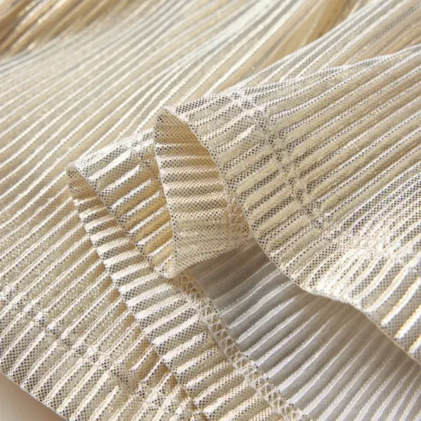 Lühikeste varrukatega laste kleit elastse vööga, helebeež, sädeleva jersey-seelikuga, suurus 116 (5–6 a) – 6