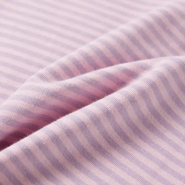 Laste volangvarrukatega T-särk, lilla triibuline, maasikatrükiga, suurus 116 – 7