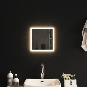LED-vannitoapeegel IP65 kaitsega, USB-toitega, 30 x 30 cm