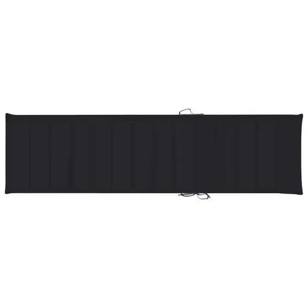 Tiigipuust päevitustool rattaste, külglaua ja musta padjaga – 13