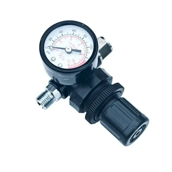 HVLP värvipihustite komplekt, 2 püstolit 1,4 mm ja 0,8 mm otsakuga, 250 ja 600 ml tilgavaba värvinõuga, kandekohver – 5