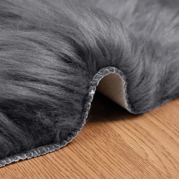Kunstlambanahast vaip Tafalla, antratsiit, polüester, 60 x 90 cm – 9