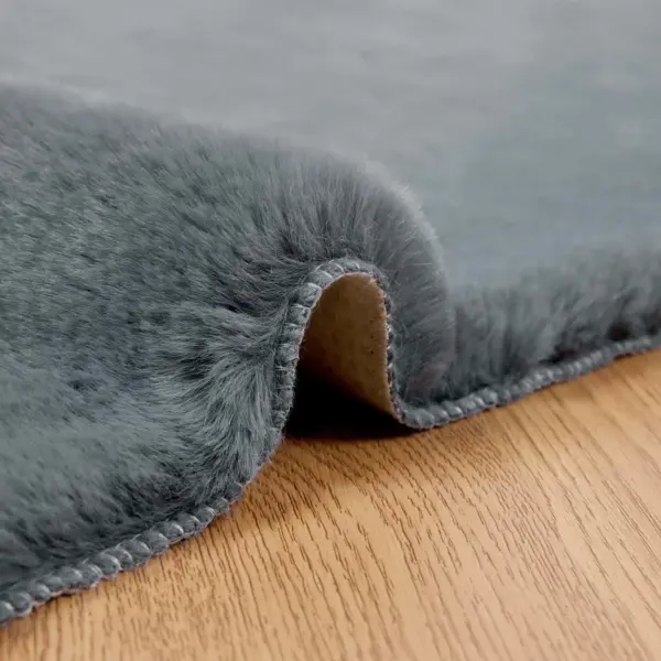 Libisemiskindel kunstkarusnahast vaip Olite, antratsiit, 80 x 250 cm – 5