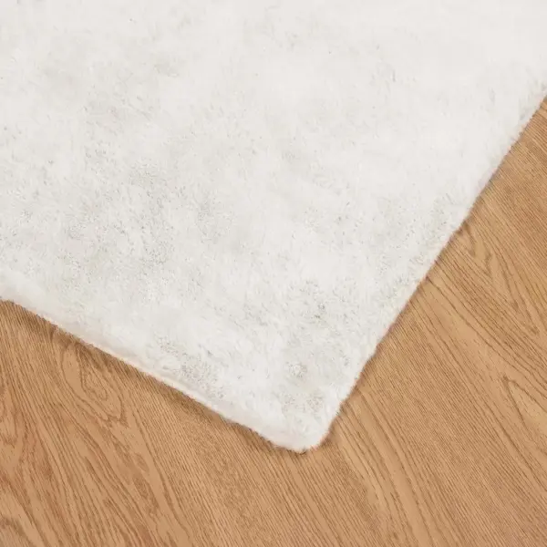 Libisemiskindel küülikukarva imitatsiooniga vaip Olite, kreemjas, 140 x 200 cm, polüester – 7