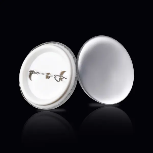 Rinnamärgimasin 37 mm vormiga ja 500 rinnamärgi toorikuga, punane – 13