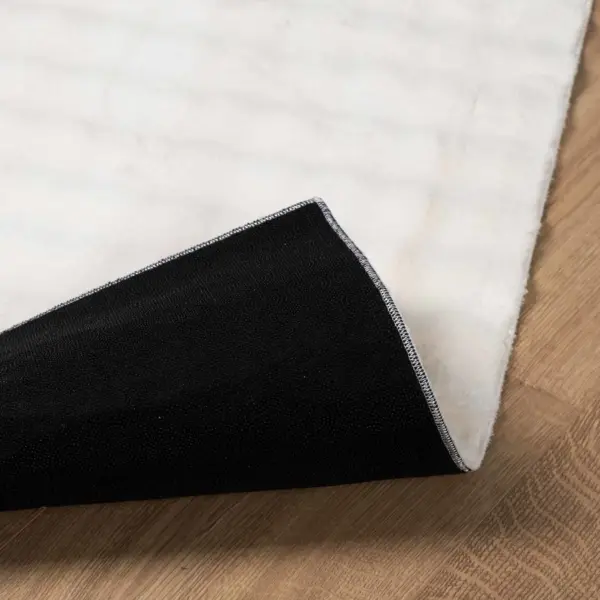 Libisemisvastane kreemjas ristkülikukujuline vaip Sirolo, polüester, 200 x 140 cm – 4