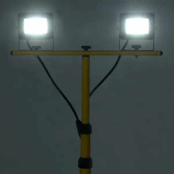 Statiiviga LED tööprožektor, 2 x 10 W, külm valge, must ja kollane, reguleeritav kõrgus – 2