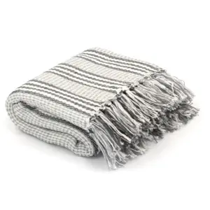 Pehme triibuline puuvillane pleed tuttidega, hall ja valge, 125 x 150 cm
